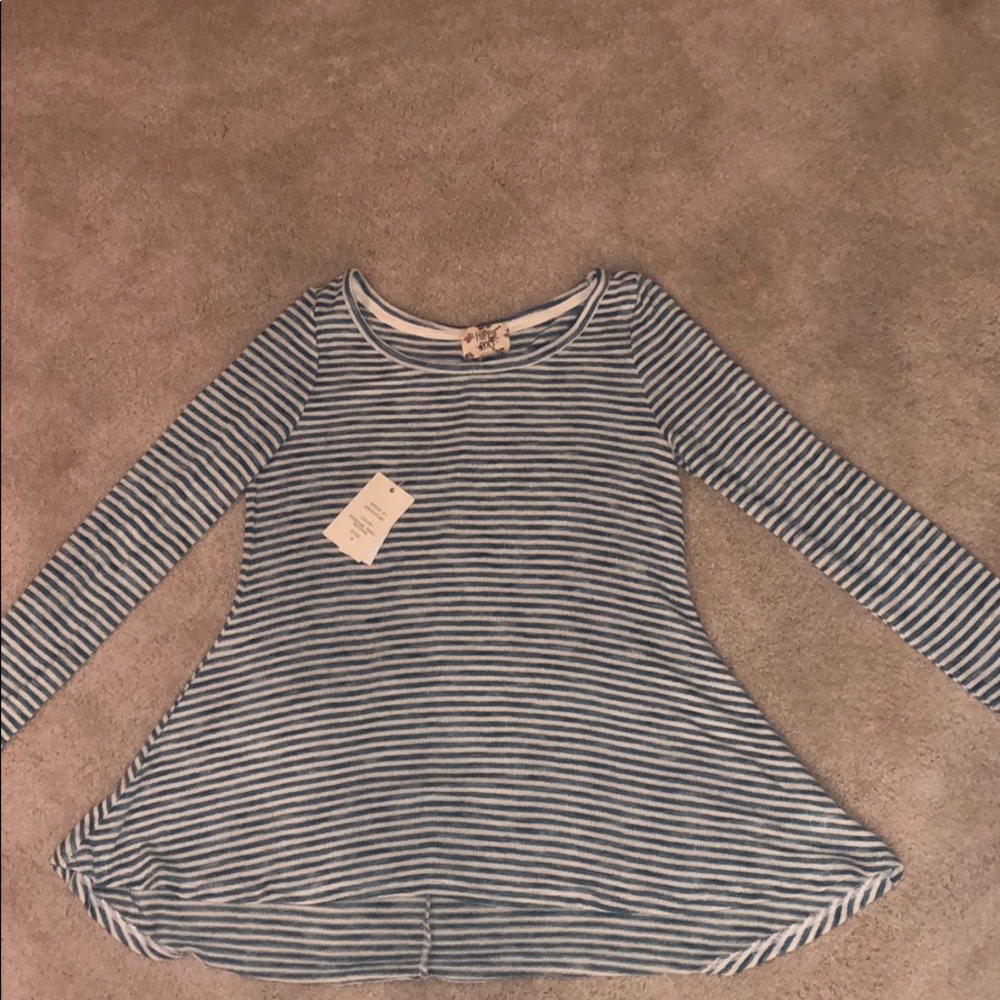 Light sweater with green and white stripes